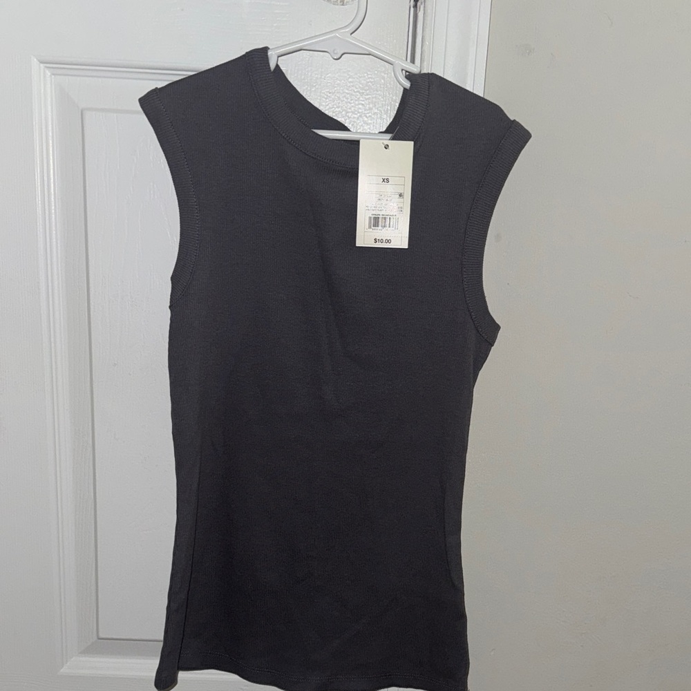 Classic Black Sleeveless Muscle Tee